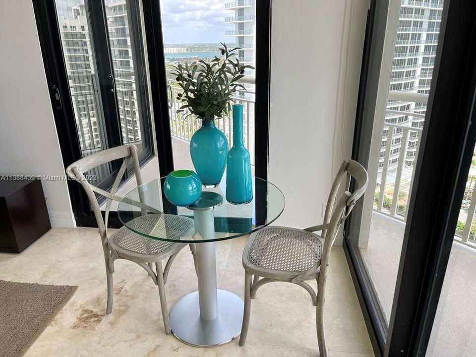 Recientemente alquilado: $8,500 (2 camas, 2 baños, 1488 Pies cuadrados)