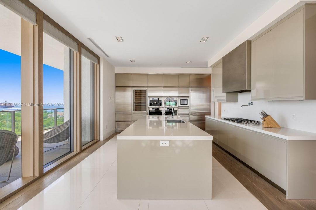 Recently Rented: $57,500 (4 beds, 3 baths, 4154 Square Feet)