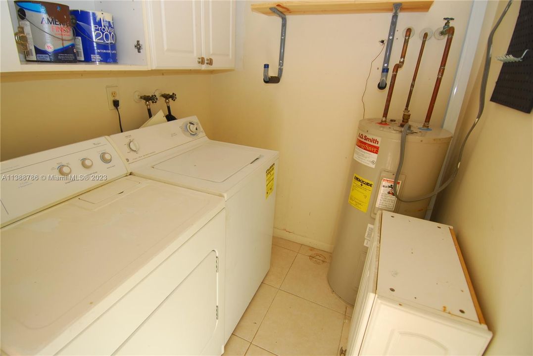 最近售出: $285,000 (2 贝兹, 2 浴室, 1038 平方英尺)