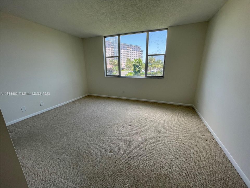 Recently Sold: $175,000 (1 beds, 1 baths, 844 Square Feet)