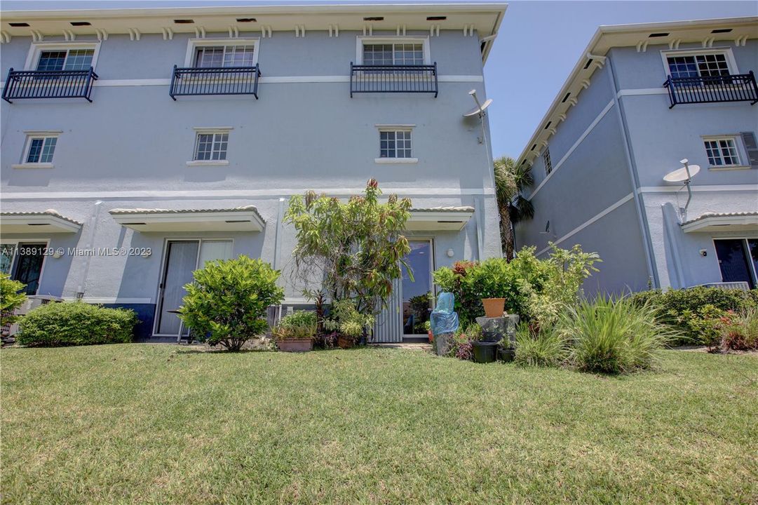 Recently Sold: $365,000 (3 beds, 2 baths, 2050 Square Feet)