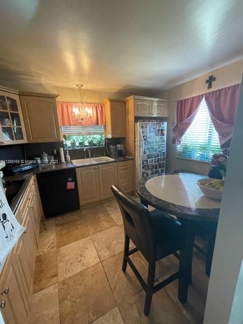 Recently Sold: $389,900 (2 beds, 2 baths, 1220 Square Feet)