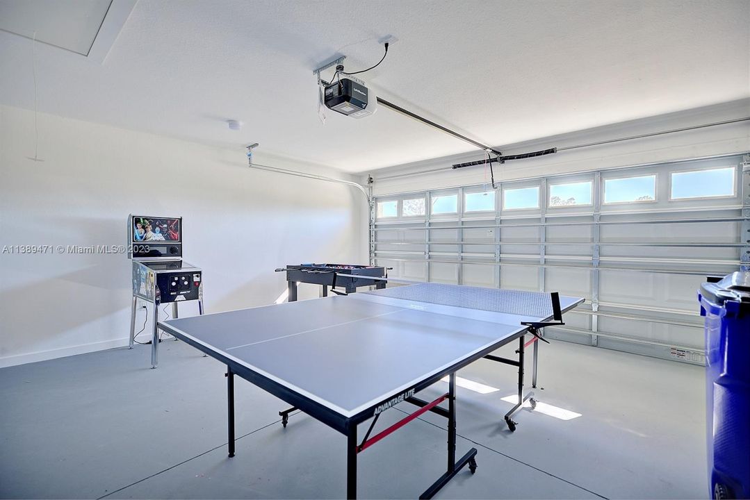 Recently Sold: $320,000 (3 beds, 2 baths, 1521 Square Feet)