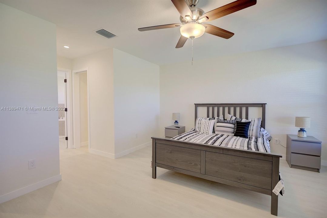 Recently Sold: $320,000 (3 beds, 2 baths, 1521 Square Feet)