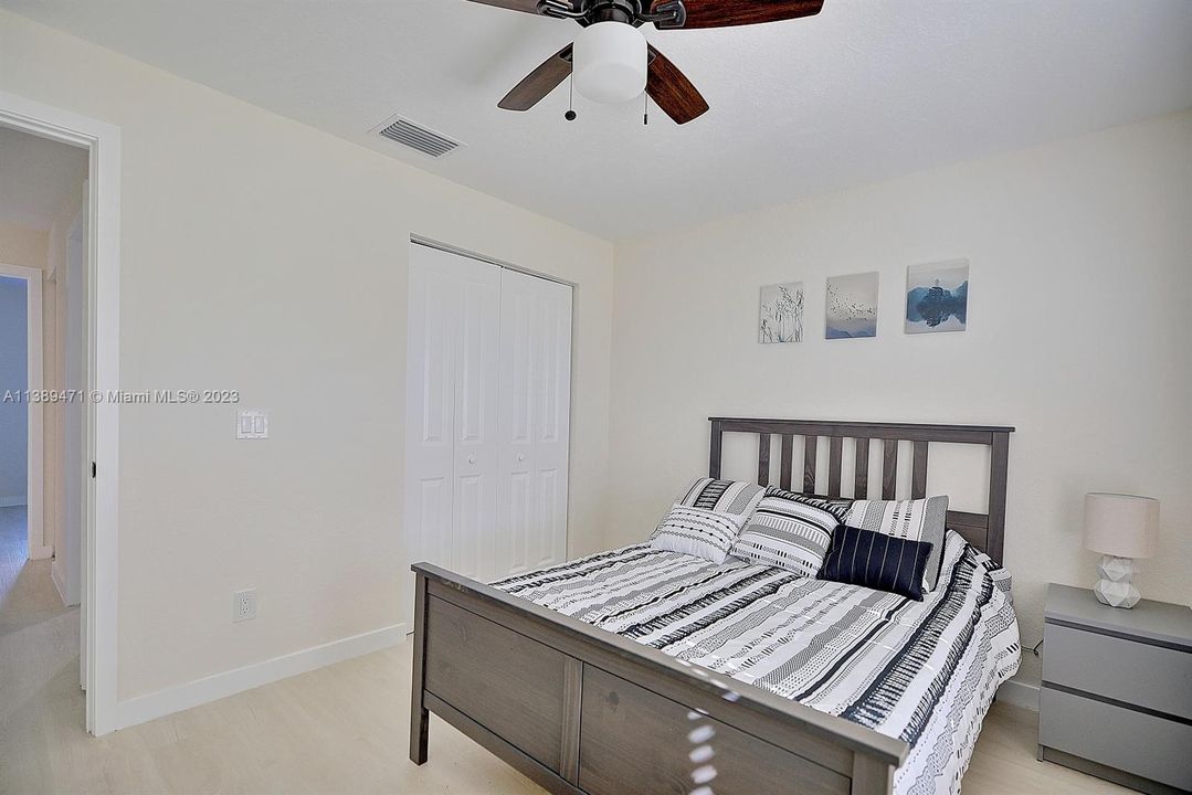 Recently Sold: $320,000 (3 beds, 2 baths, 1521 Square Feet)