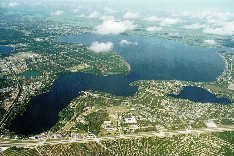 Recently Sold: $320,000 (3 beds, 2 baths, 1521 Square Feet)