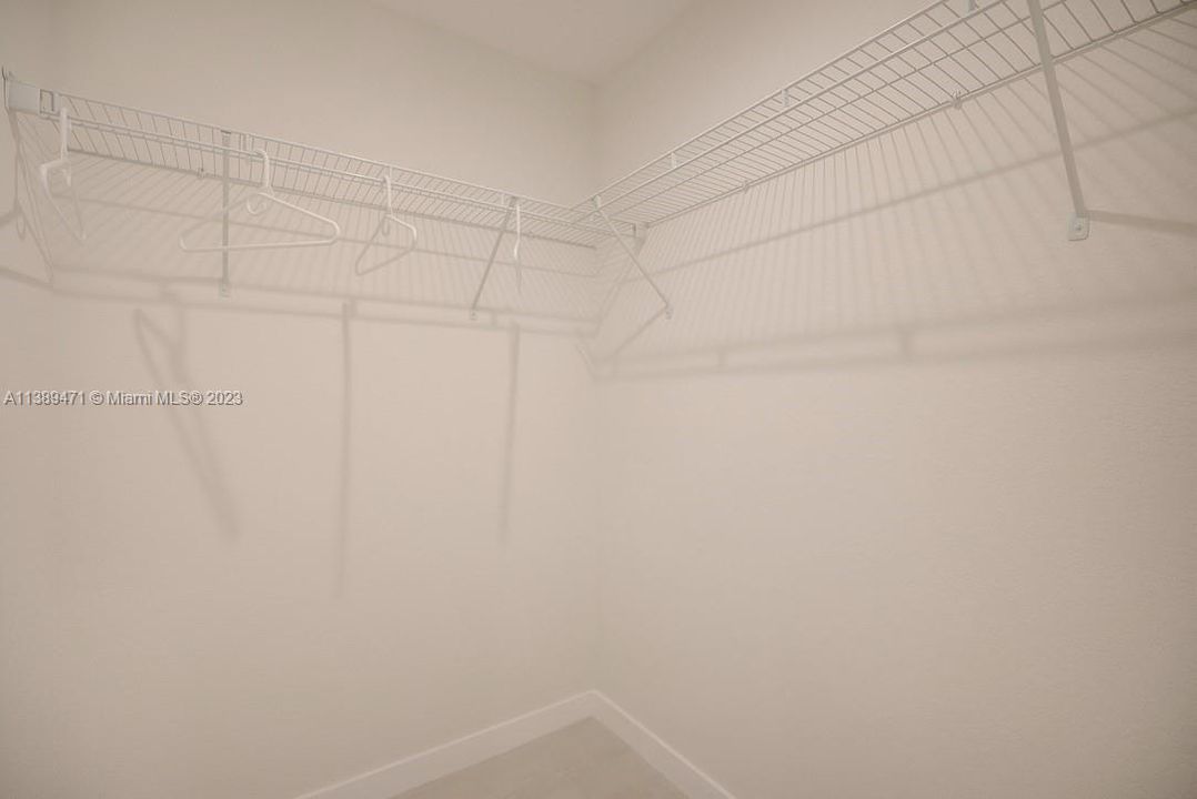 Recently Sold: $320,000 (3 beds, 2 baths, 1521 Square Feet)