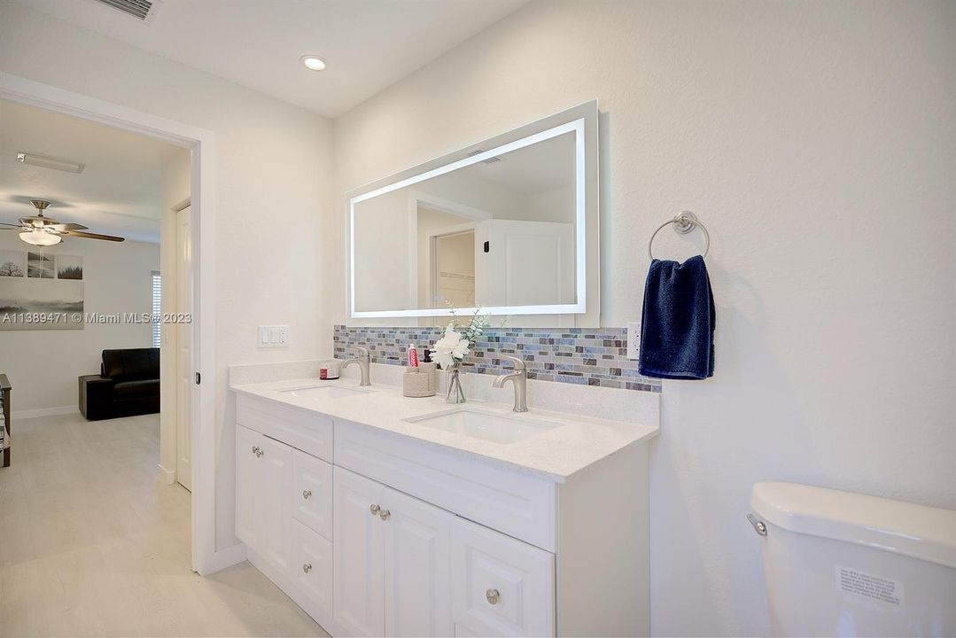 Recently Sold: $320,000 (3 beds, 2 baths, 1521 Square Feet)