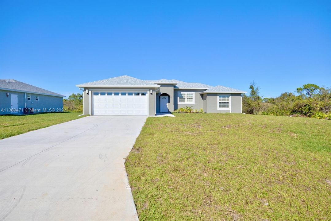 Recently Sold: $320,000 (3 beds, 2 baths, 1521 Square Feet)