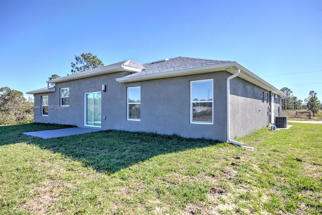 Recently Sold: $320,000 (3 beds, 2 baths, 1521 Square Feet)