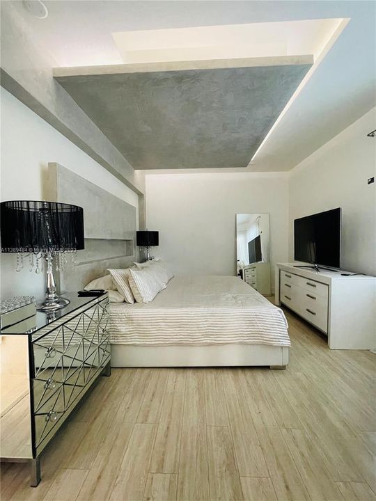 最近售出: $695,000 (3 贝兹, 2 浴室, 1780 平方英尺)