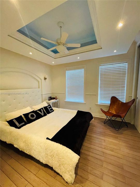 最近售出: $695,000 (3 贝兹, 2 浴室, 1780 平方英尺)