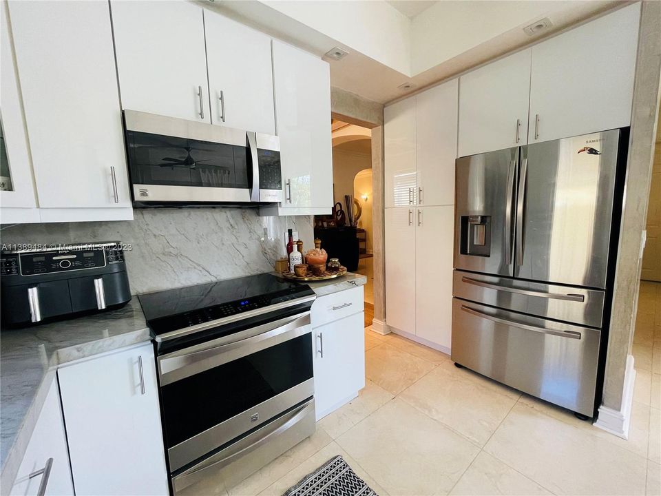 最近售出: $695,000 (3 贝兹, 2 浴室, 1780 平方英尺)