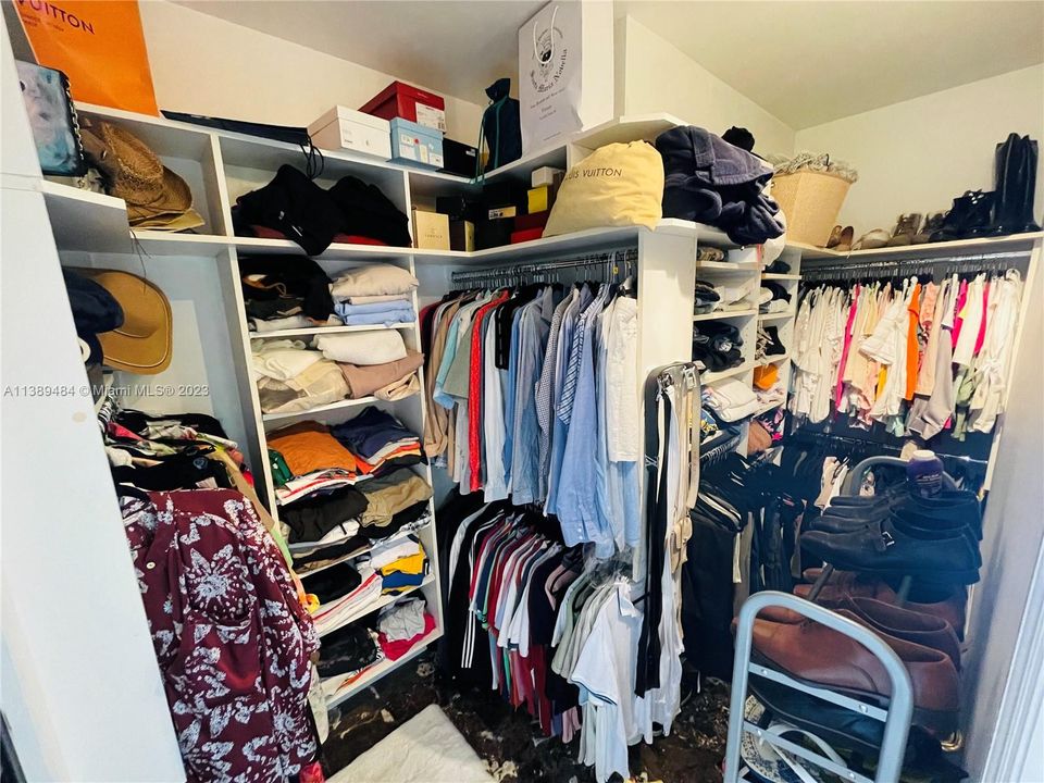 最近售出: $695,000 (3 贝兹, 2 浴室, 1780 平方英尺)