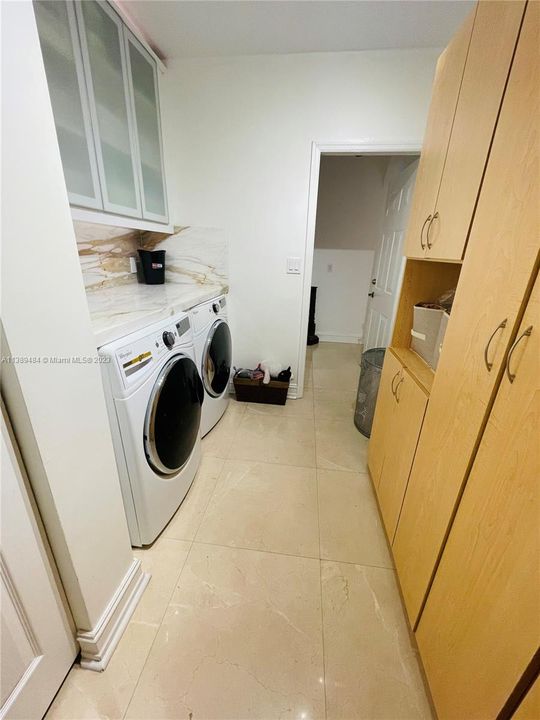 最近售出: $695,000 (3 贝兹, 2 浴室, 1780 平方英尺)