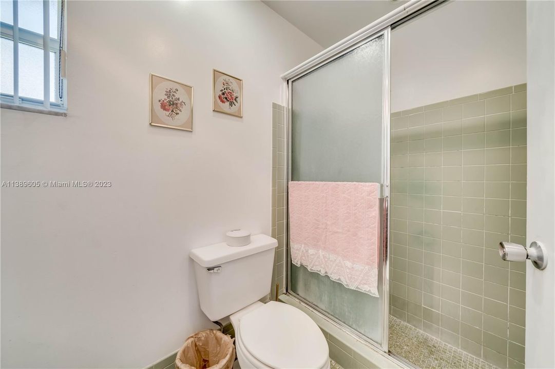最近售出: $525,000 (4 贝兹, 2 浴室, 1929 平方英尺)