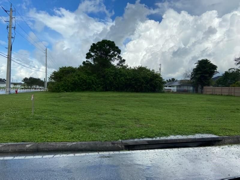 Vendido Recientemente: $120,000 (0.27 acres)