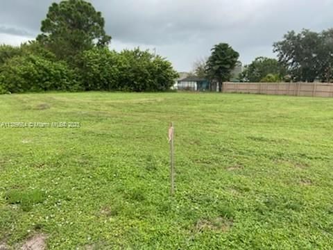 Vendido Recientemente: $120,000 (0.27 acres)