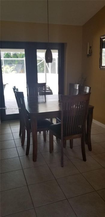 Recientemente alquilado: $2,800 (3 camas, 2 baños, 1525 Pies cuadrados)