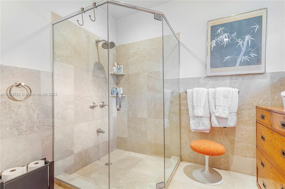 Недавно арендовано: $38,000 (5 спален, 4 ванн, 4952 Квадратных фут)