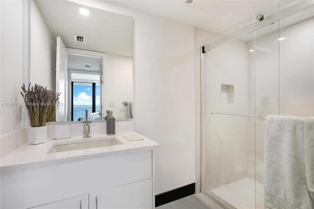 Recientemente alquilado: $8,500 (2 camas, 2 baños, 1381 Pies cuadrados)