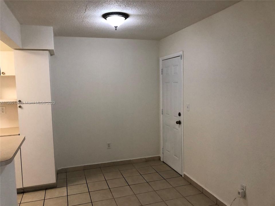 Recently Rented: $2,100 (2 beds, 2 baths, 920 Square Feet)