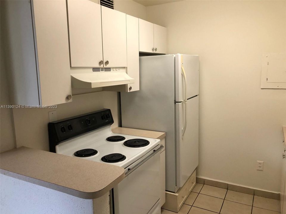 Recently Rented: $2,100 (2 beds, 2 baths, 920 Square Feet)