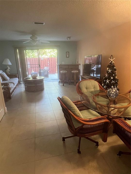 Recently Sold: $299,000 (2 beds, 2 baths, 1270 Square Feet)