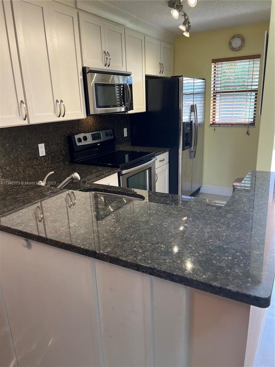 Recently Sold: $299,000 (2 beds, 2 baths, 1270 Square Feet)
