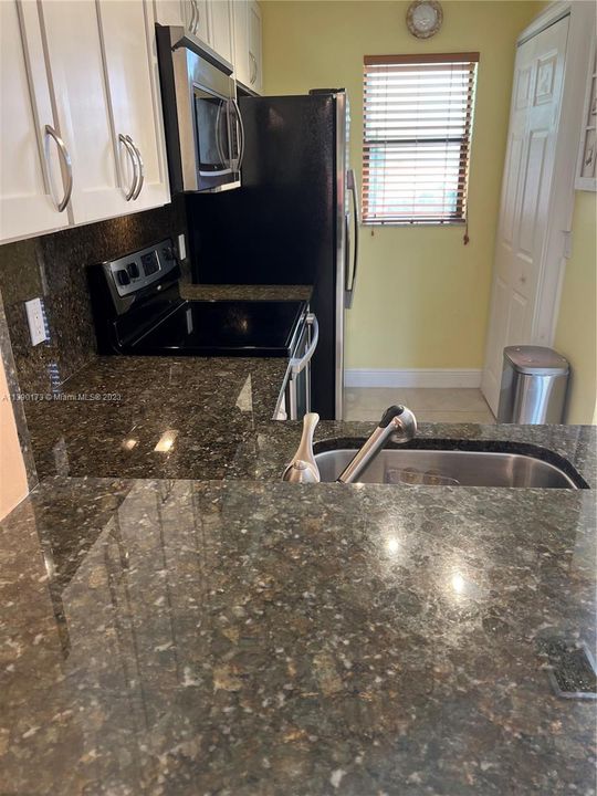 Recently Sold: $299,000 (2 beds, 2 baths, 1270 Square Feet)