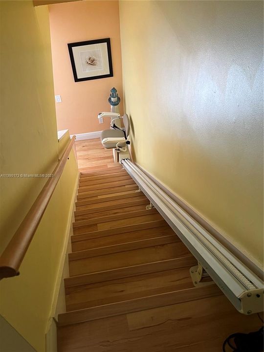 Recently Sold: $299,000 (2 beds, 2 baths, 1270 Square Feet)