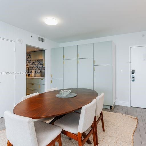 For Sale: $885,900 (2 beds, 2 baths, 1088 Square Feet)