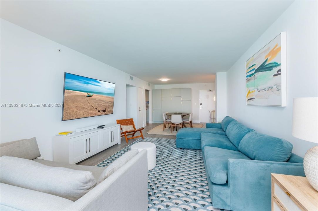 For Sale: $875,900 (2 beds, 2 baths, 1088 Square Feet)