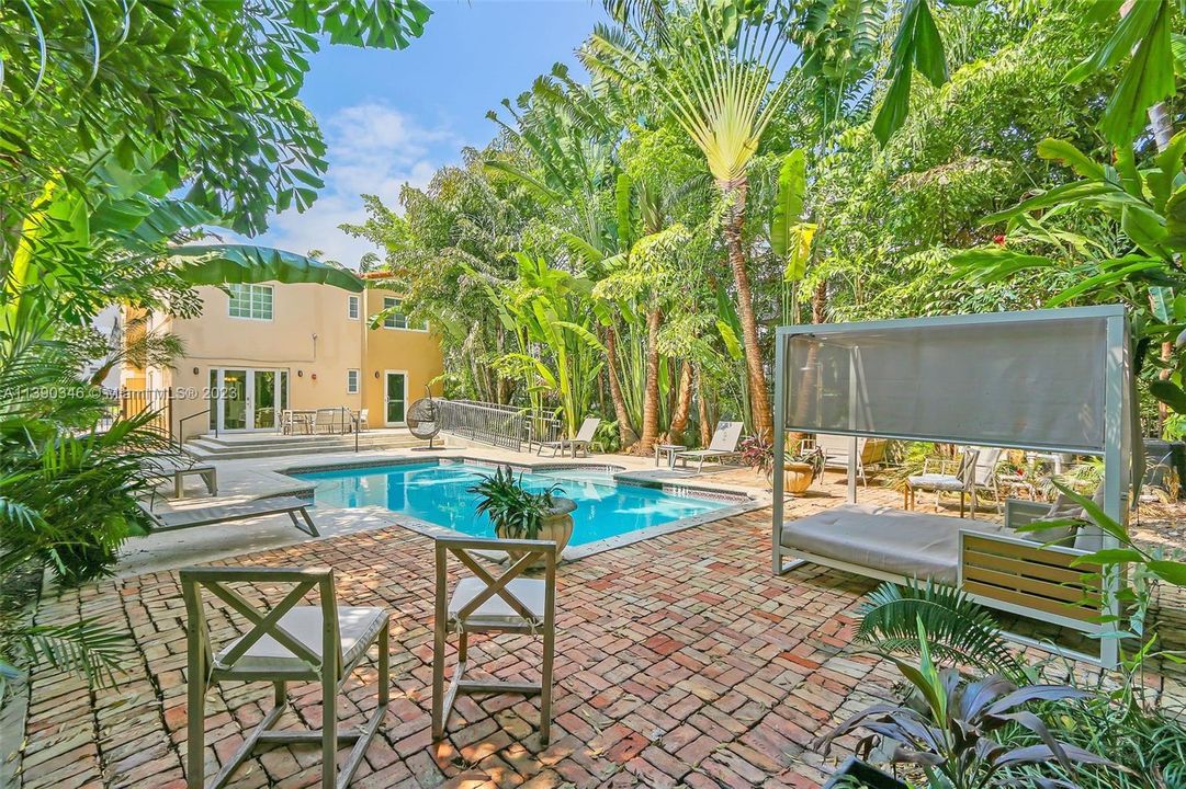 For Sale: $4,700,000 (5 beds, 4 baths, 3196 Square Feet)
