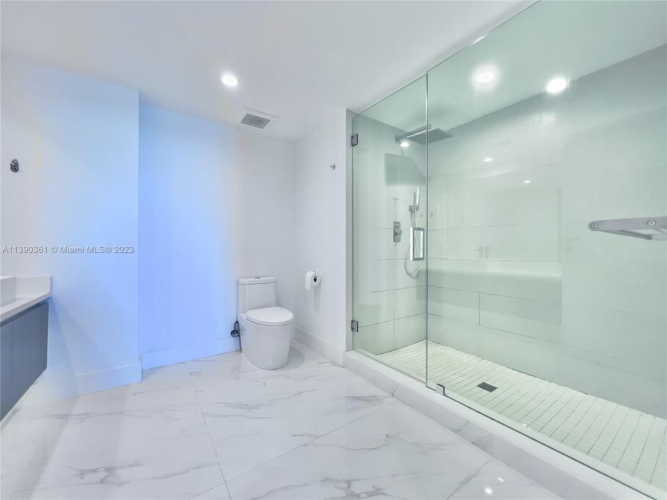 最近售出: $870,000 (2 贝兹, 2 浴室, 1202 平方英尺)
