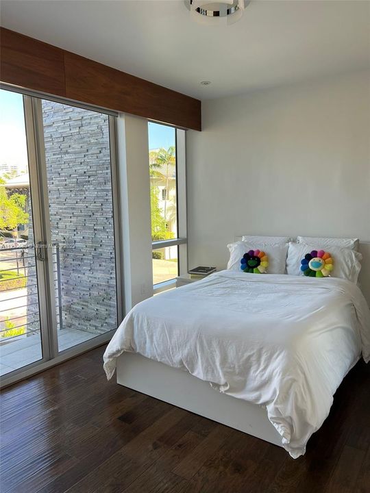 Recently Rented: $18,000 (4 beds, 3 baths, 2448 Square Feet)