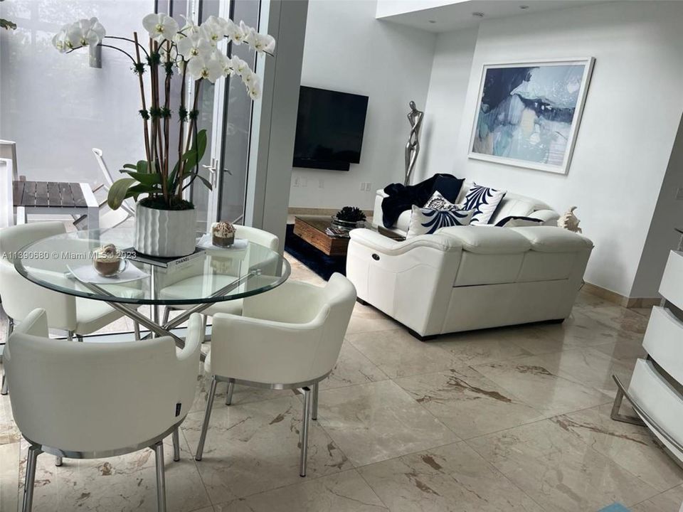 Recently Rented: $18,000 (4 beds, 3 baths, 2448 Square Feet)