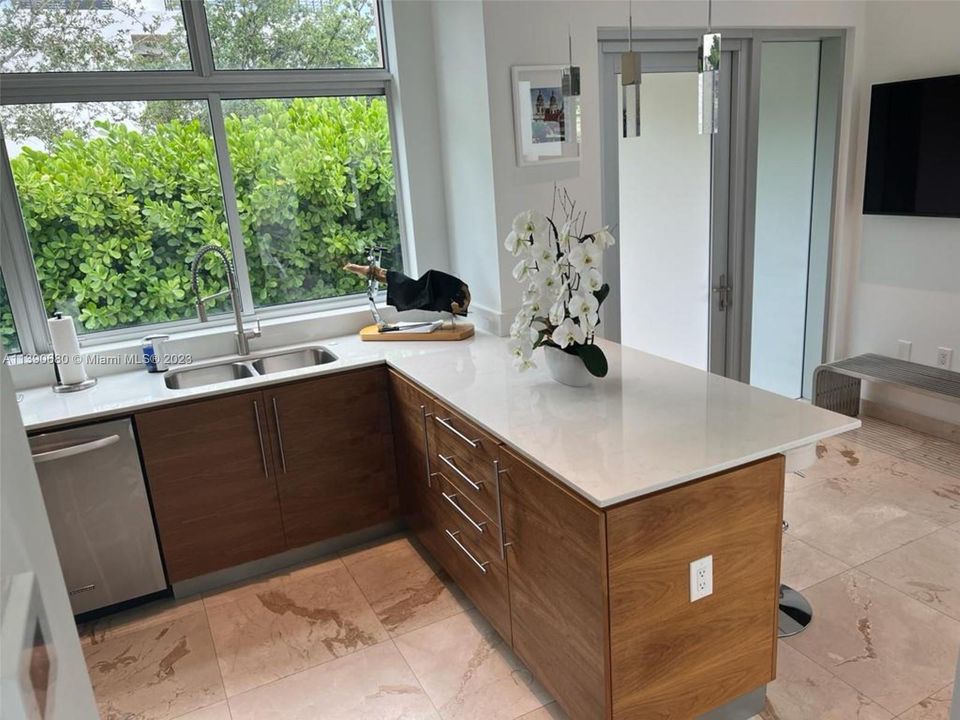 Recently Rented: $18,000 (4 beds, 3 baths, 2448 Square Feet)