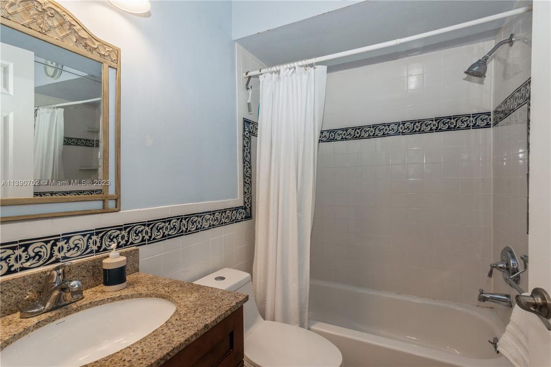 Recently Sold: $660,000 (4 beds, 3 baths, 2124 Square Feet)
