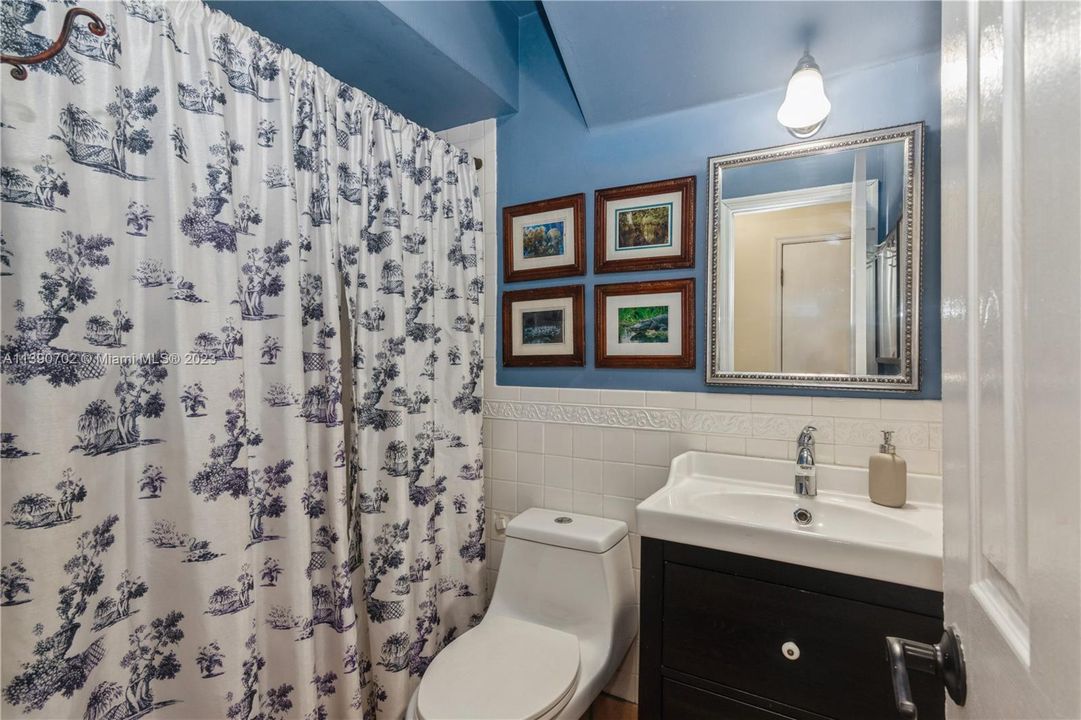 Recently Sold: $660,000 (4 beds, 3 baths, 2124 Square Feet)