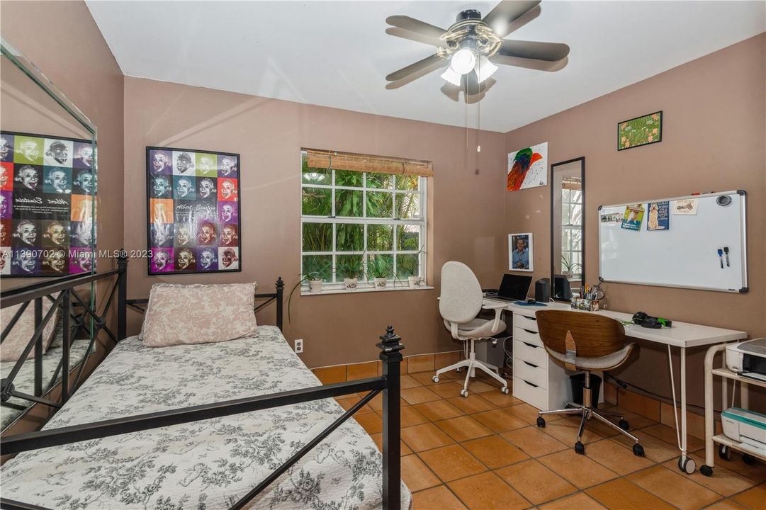 Recently Sold: $660,000 (4 beds, 3 baths, 2124 Square Feet)