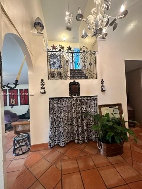 Recently Sold: $660,000 (4 beds, 3 baths, 2124 Square Feet)