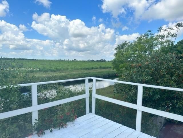 Recently Sold: $660,000 (4 beds, 3 baths, 2124 Square Feet)