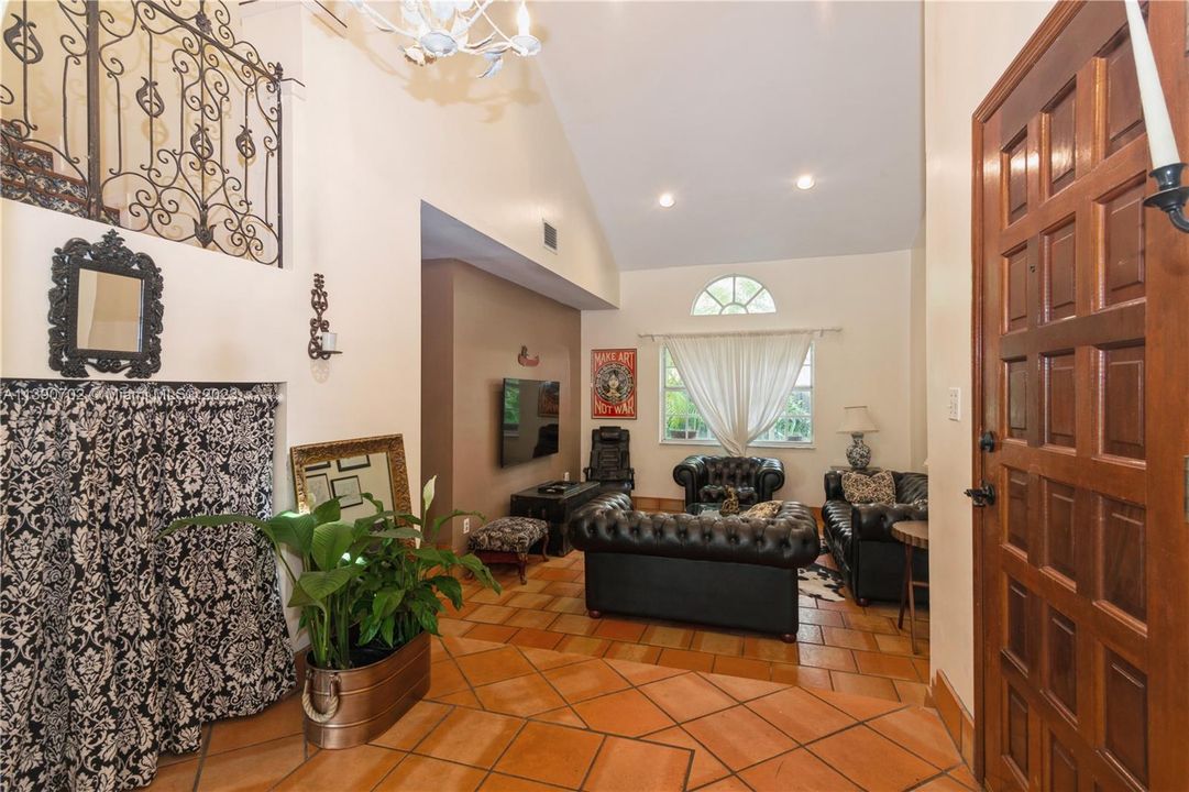 Recently Sold: $660,000 (4 beds, 3 baths, 2124 Square Feet)