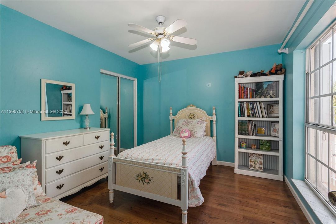 Recently Sold: $660,000 (4 beds, 3 baths, 2124 Square Feet)