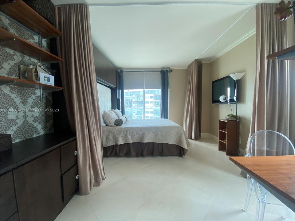 最近售出: $465,000 (1 贝兹, 1 浴室, 811 平方英尺)