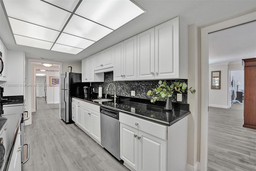 Vendido Recientemente: $699,000 (2 camas, 2 baños, 1750 Pies cuadrados)