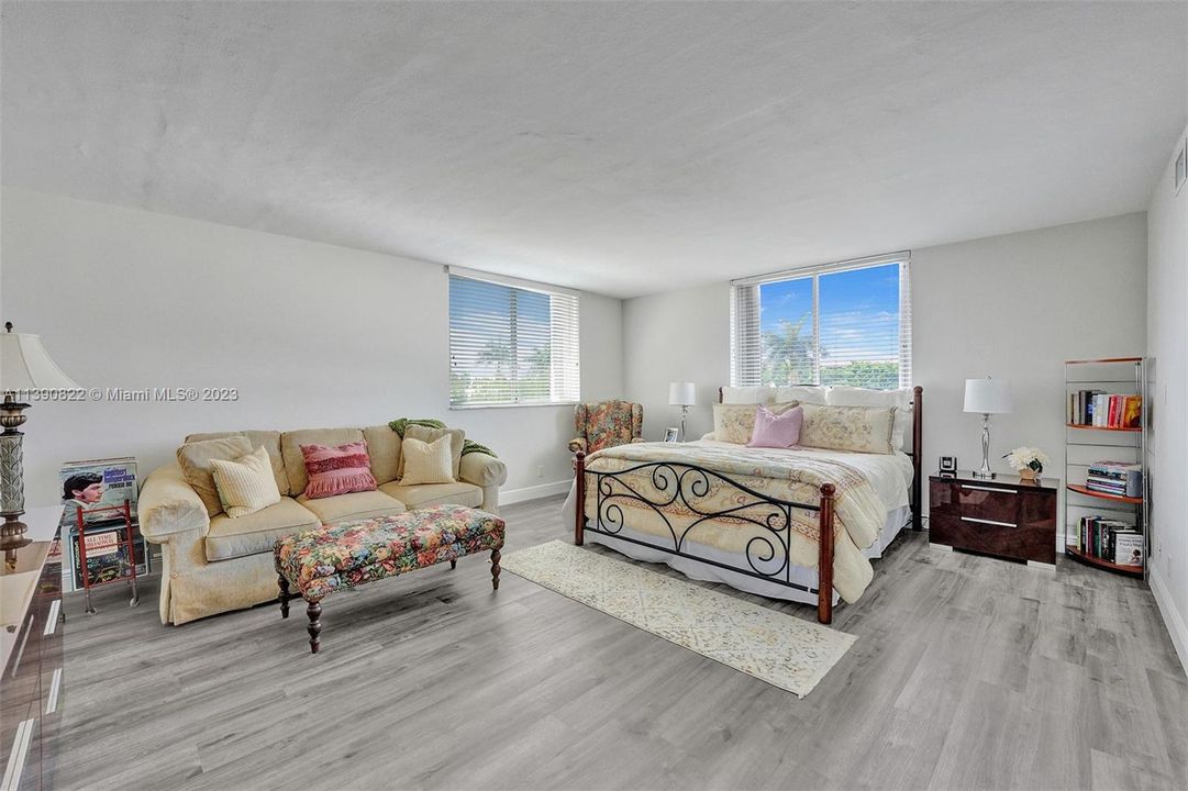 Vendido Recientemente: $699,000 (2 camas, 2 baños, 1750 Pies cuadrados)