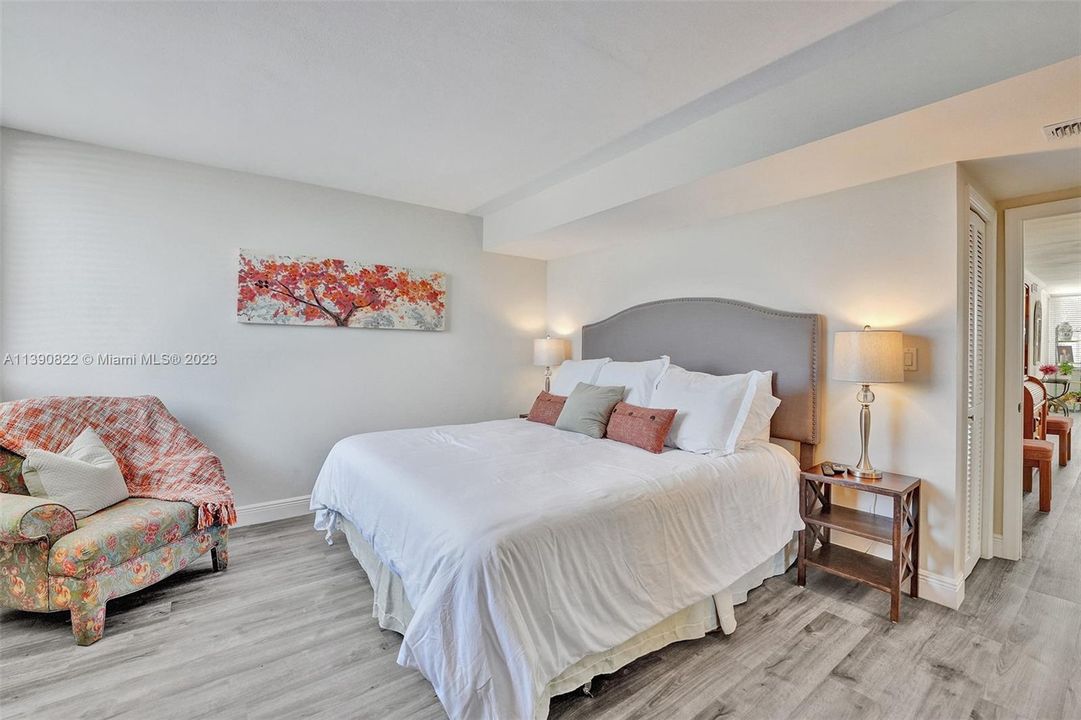 Vendido Recientemente: $699,000 (2 camas, 2 baños, 1750 Pies cuadrados)
