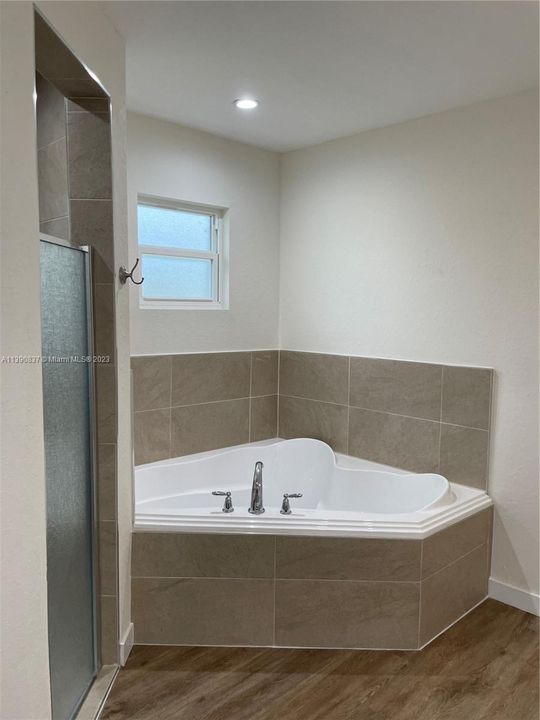 Recently Sold: $320,000 (3 beds, 2 baths, 1521 Square Feet)